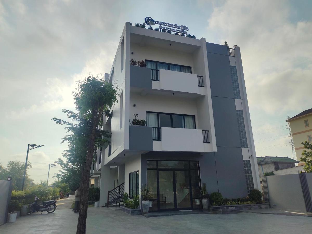 H&M Boutique Hotel Kampot Exterior photo